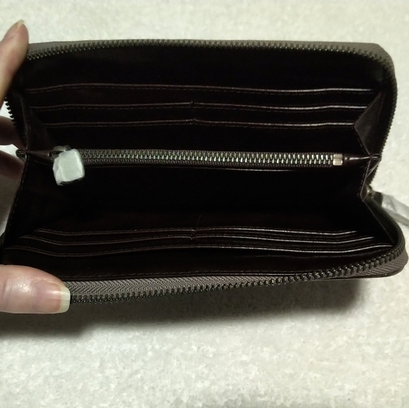 BRAND NEW Tory Burch Zippy Wallet - Picture 2 of 3